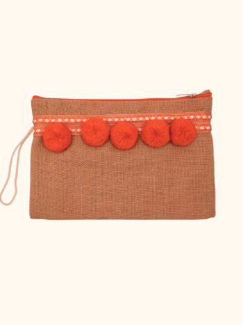 حقيبة برتقالية منسوجة مصنوعة يدويًا مع بوم بوم