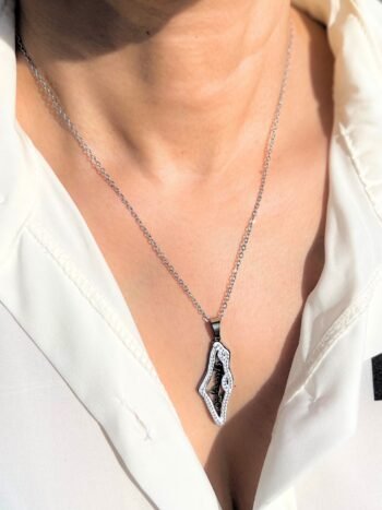 “Palestine with Crystals” Necklace – in silver color